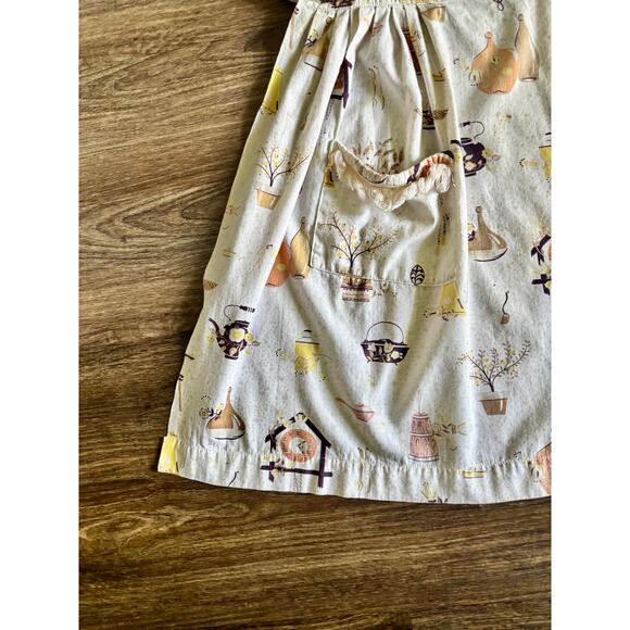 Vintage 1950s Half Apron Novelty Print Kitchen Knick Knacks Attached Hand Towel - Picture 5 of 13